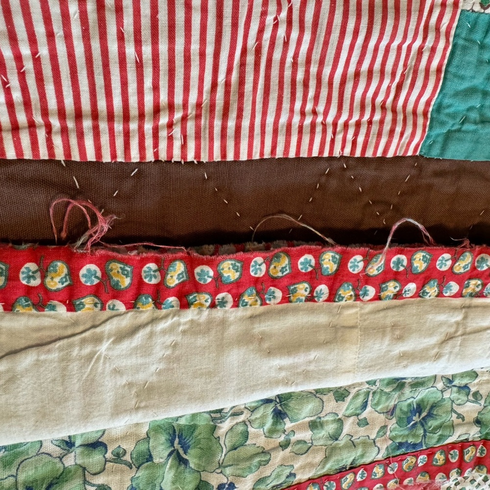 Antique handmade quilt 78 x 46 - Picture 3 of 6